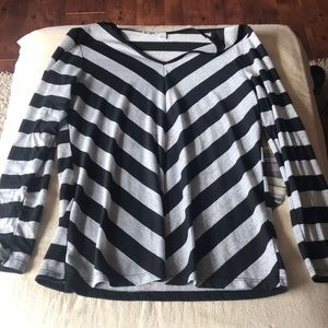 Black/sliver stripe shirt